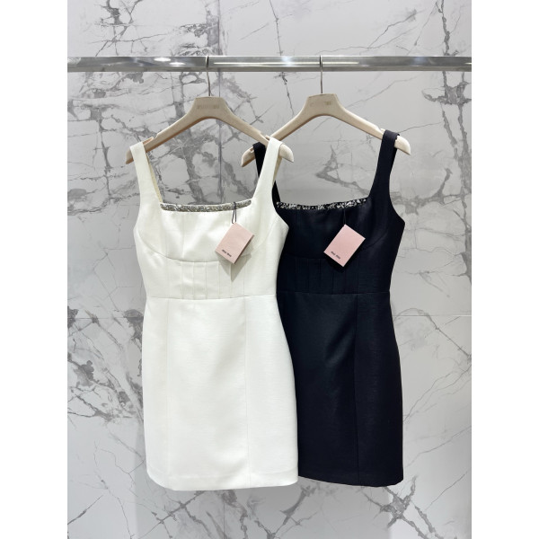 비즈와 시퀸 장식 고급 벨벳 슬링 백 드레스