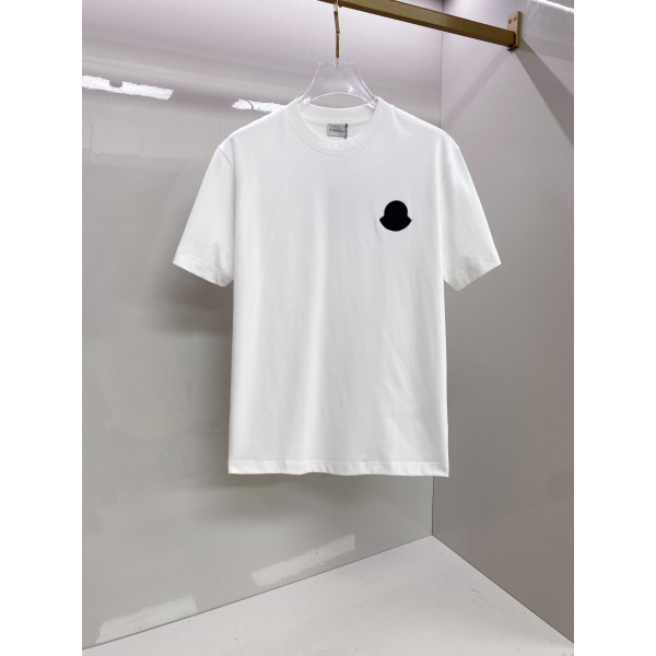 숏 슬리브 라운드넥 T셔츠