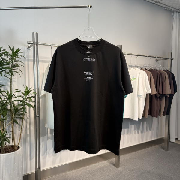 라운드넥 반팔 티셔츠