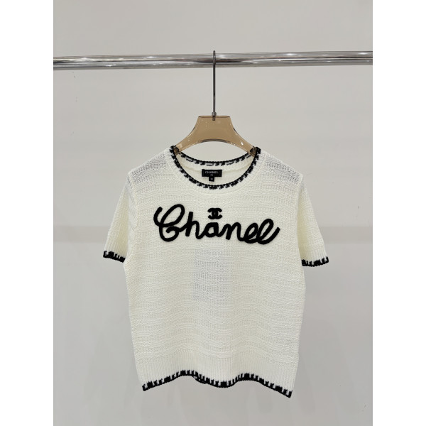 라운드넥 알파벳 로고 입체 자카드 손재봉 셸 테두리 컬러블록 디자인 부드러운 레저 니트 숏슬리브