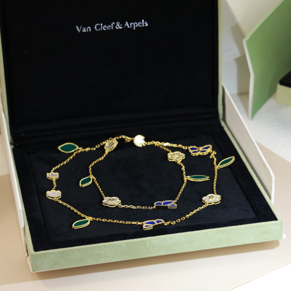 블루 버터플라이 네클레스