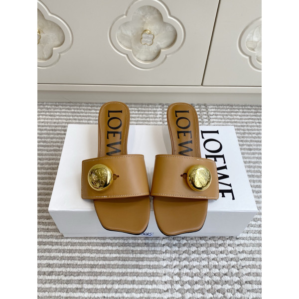 페블 골드 버클 스퀘어 토 캣힐 샌들