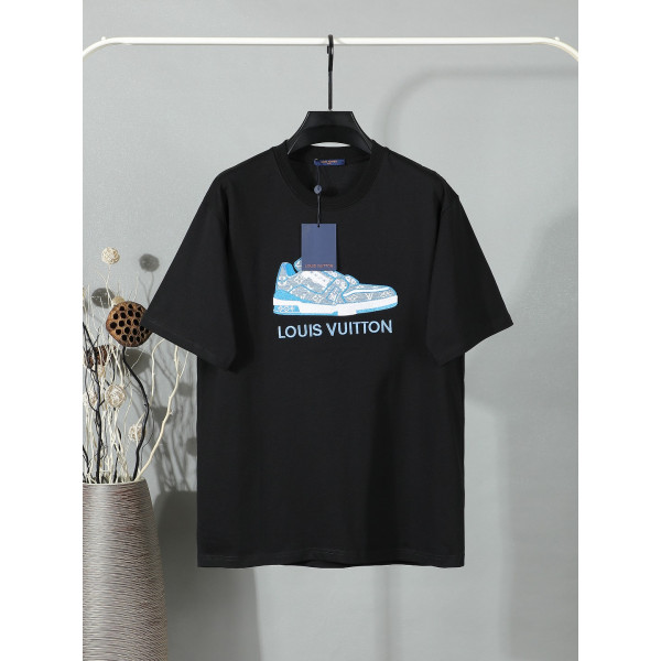 숏 슬리브 라운드넥 T셔츠