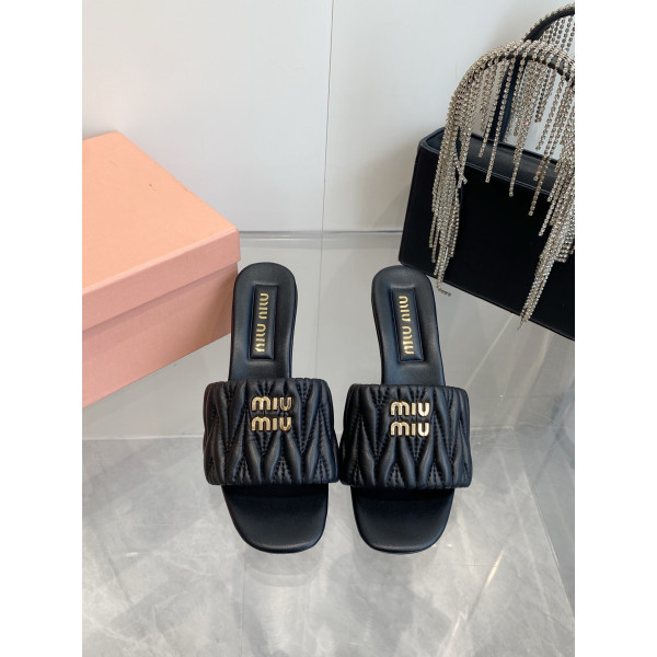 플랫 소양피 샌들 슬리퍼