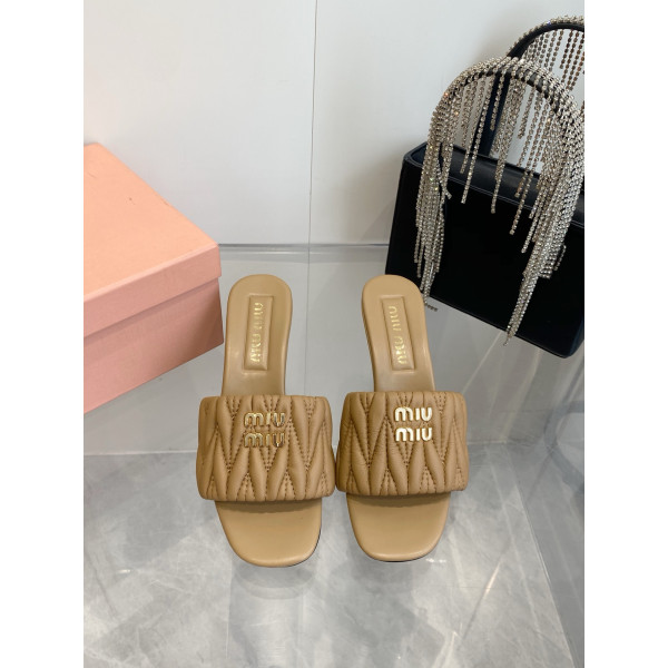 플랫 소양피 샌들 슬리퍼