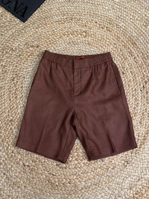 붉은 갈색 디테일