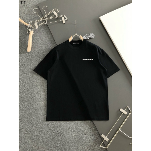 반팔 라운드넥 티셔츠