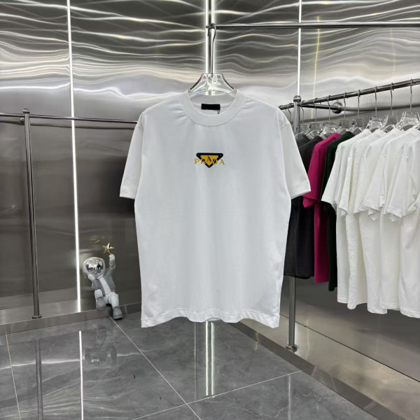 라운드넥 반팔 티셔츠