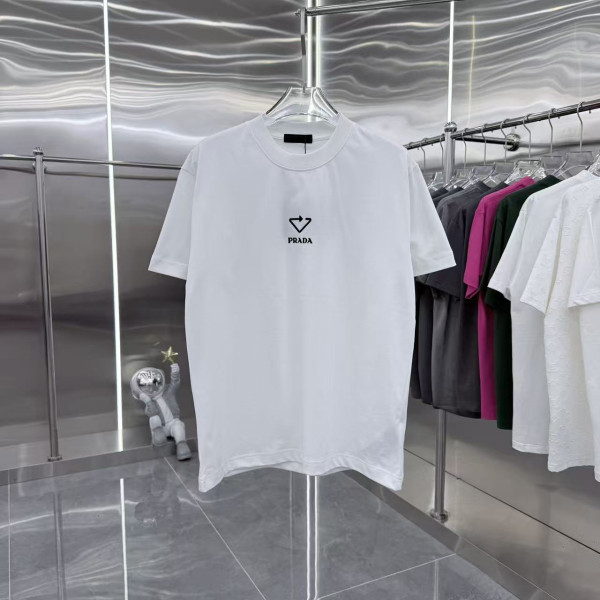 삼각 로고 입체 드롭胶 라운드넥 반팔 티셔츠