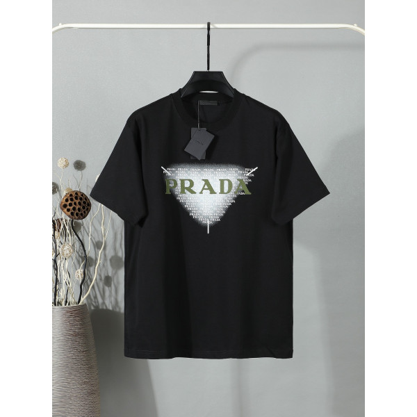 라운드넥 반팔 티셔츠