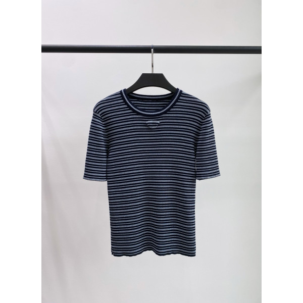 라운드넥 간색 스트라이프 탄력 슬림 니트 상의