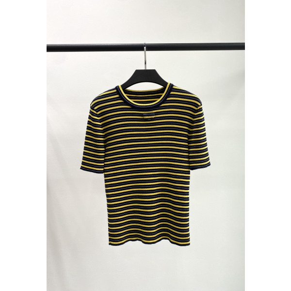 라운드넥 간색 스트라이프 탄력 슬림 니트 상의