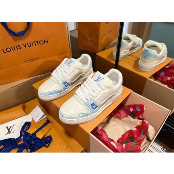 LV 트레이너 스니커즈