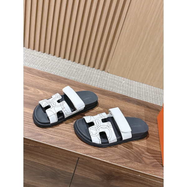 클래식 H 샌들