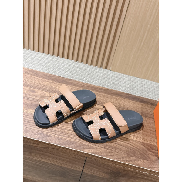클래식 H 샌들