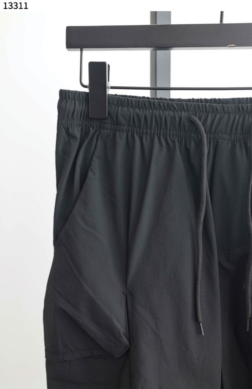 8_5gcUd018svc109ug9kt9luyf_evzsoc.jpg