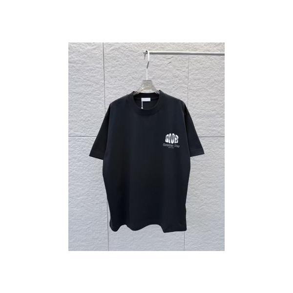 라운드넥 반팔 티셔츠