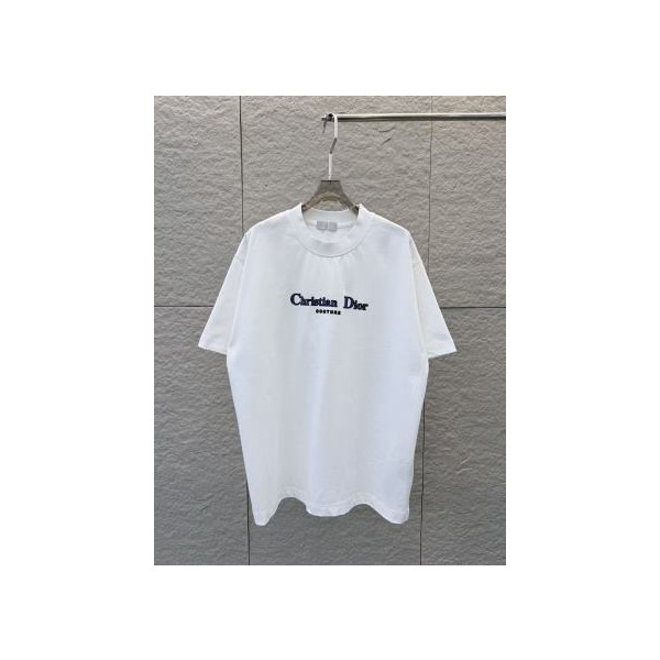 라운드넥 반팔 티셔츠