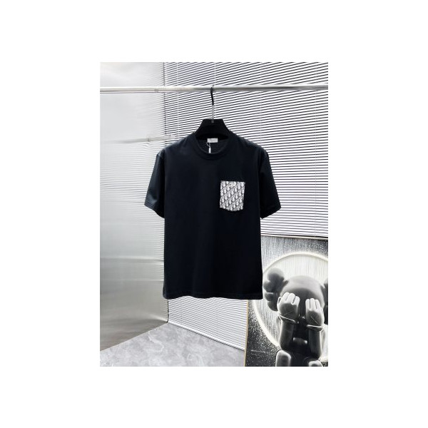 라운드넥 반팔 티셔츠