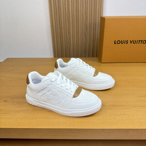 LV 스니커즈 공용