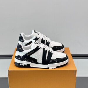 LV 트네이너 스니커즈 공용