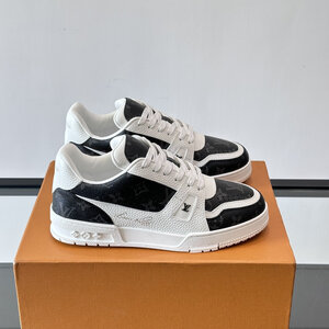 LV 트레이너 스니커즈